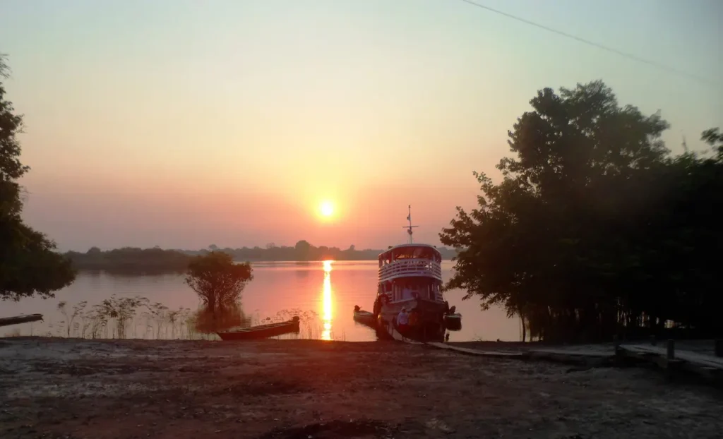 Ecoturismo na Amazônia: Aventura Autêntica e Sustentável 1 Turismo de base comunitária: Ecoturismo na Amazônia