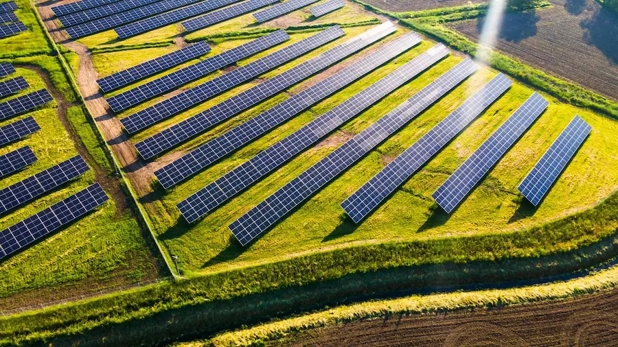 Geopolítica da Energia: Transição Global e o Papel do Brasil 4 usina energia solar