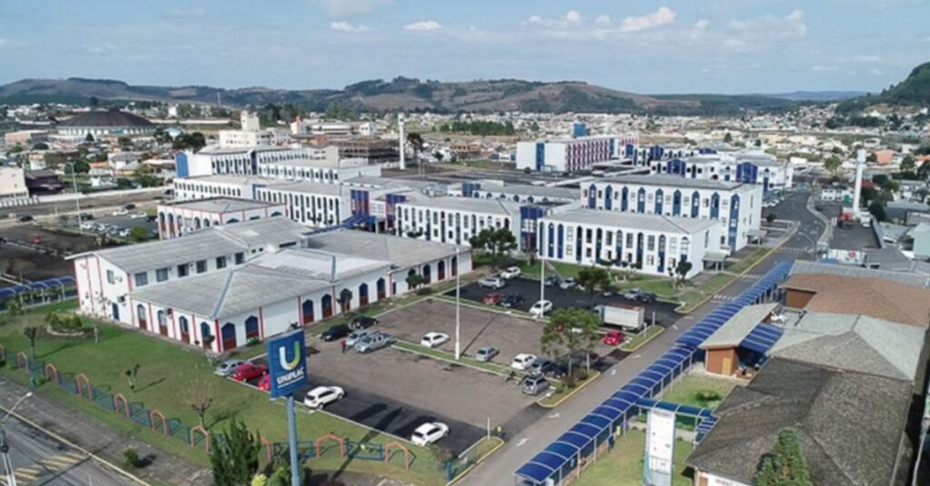 melhores faculdades de história: UNIPLAC
