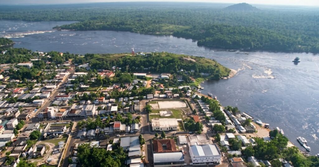 Por que a Amazônia é o centro da Estratégia Nacional de Defesa 4 sao gabriel da cachoeira vista aerea